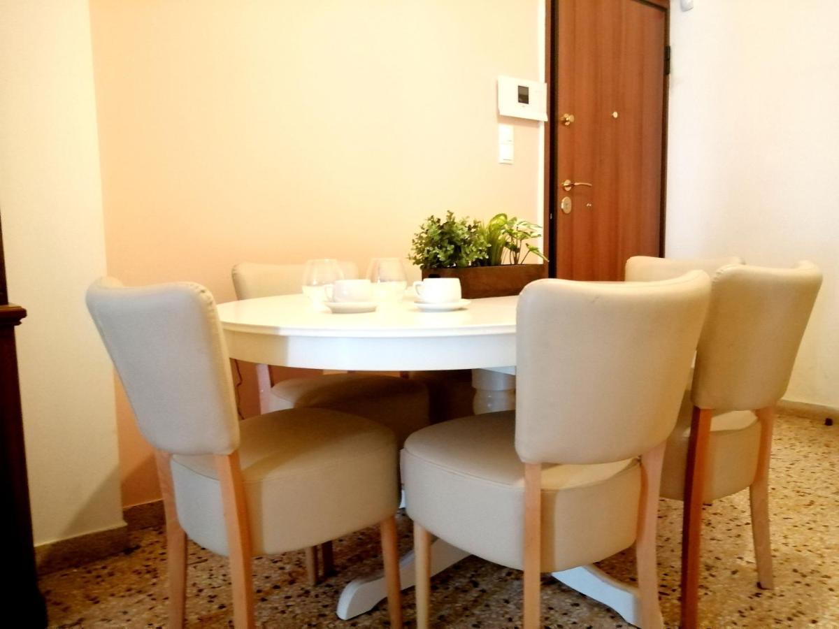 Full House Near The Center Of Athens公寓 外观 照片
